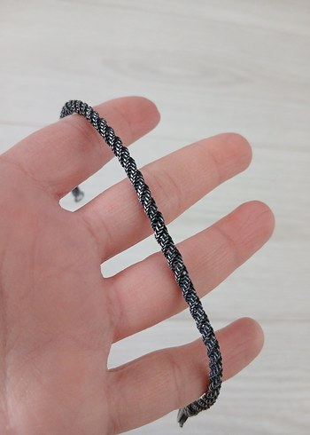 Gri Zincir Detaylı Yılan Desenli gümüş Bileklik - Görsel 2