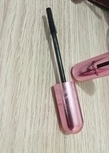 Parlak Pembe Flormar Maskara - Görsel 4