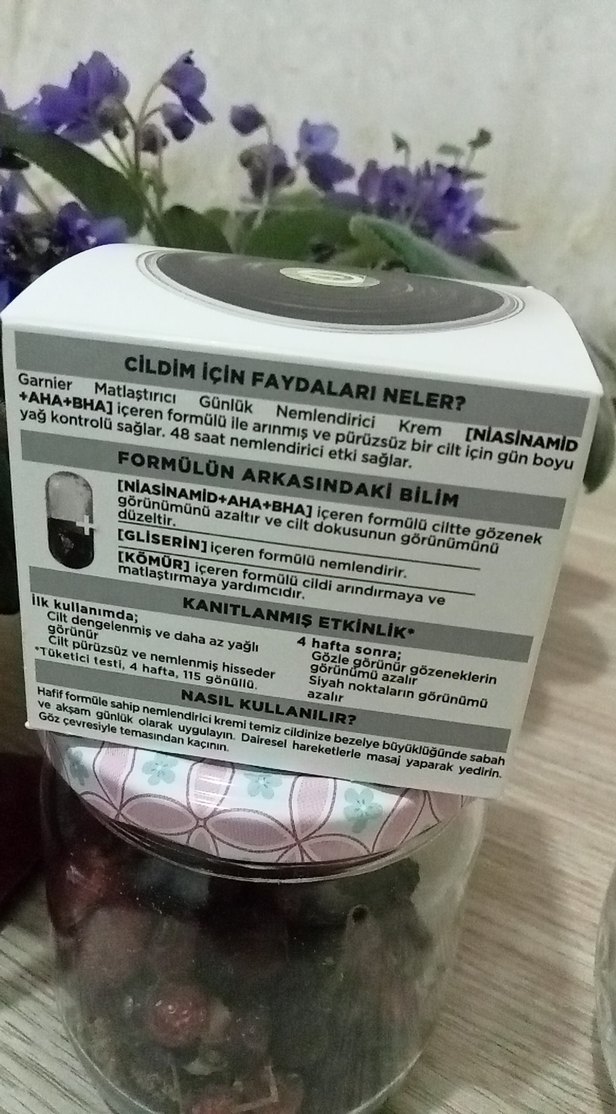 Garnier Saf & Temiz Matlaştırıcı Nemlendirici Krem - Görsel 2