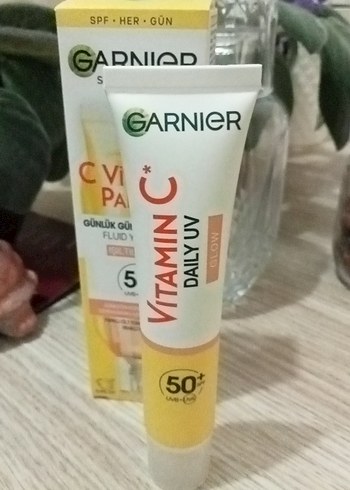 Garnier C Vitamini Parlak BB Krem SPF 50+ - Görsel 2
