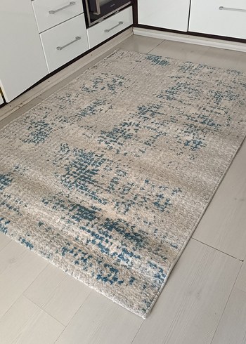 Gri ve Mavi Baskılı Modern Halı