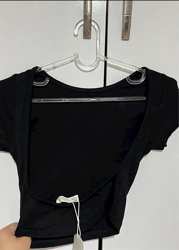 Stradivarius Sırt Dekolteli Siyah Crop Top