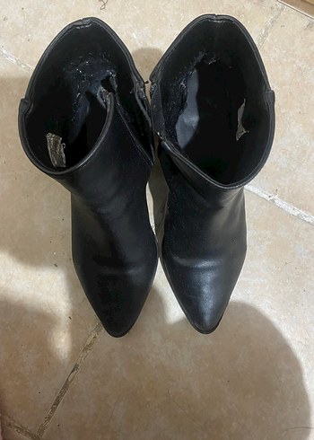 LC Waikiki Siyah Deri Topuklu Kadın Bot