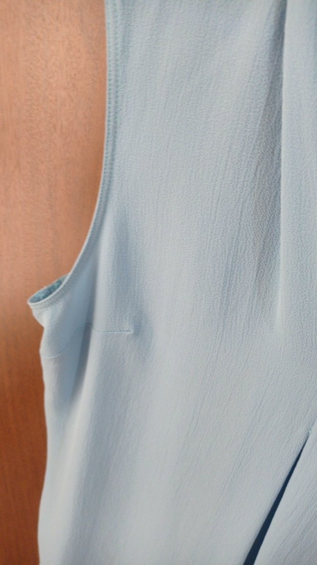 Mavi V Yaka Kolsuz Kadın Bluz - Görsel 3