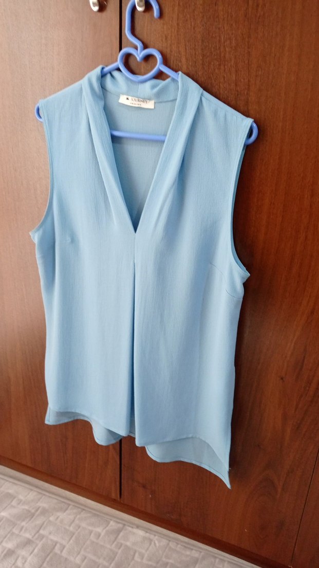 Mavi V Yaka Kolsuz Kadın Bluz - Görsel 4