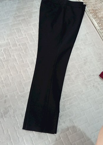 Kadın Siyah Piliseli Kumaş Pantolon - Görsel 3