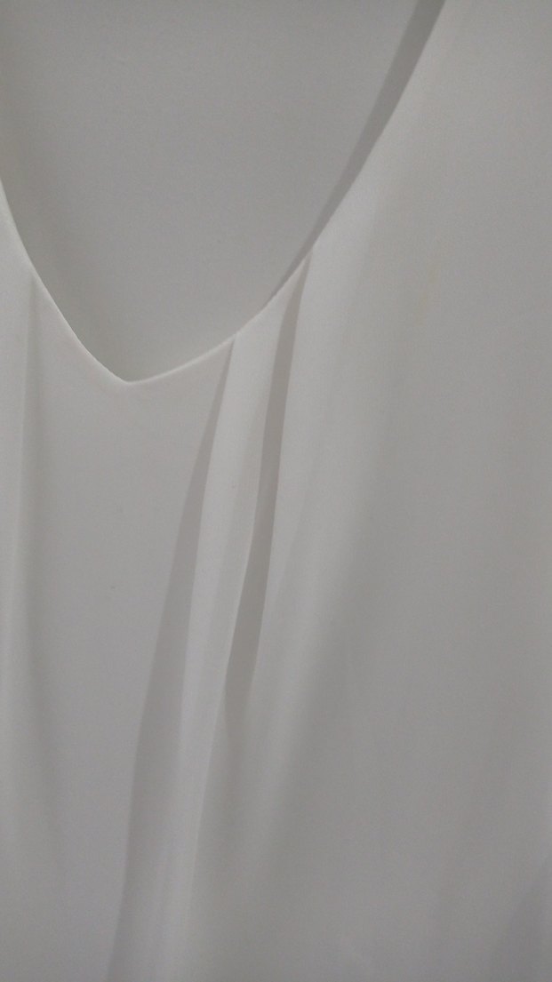 Beyaz V Yaka Kolsuz Midi Bluz - Görsel 2