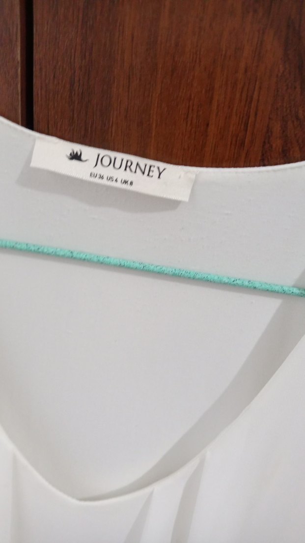 Beyaz V Yaka Kolsuz Midi Bluz - Görsel 3