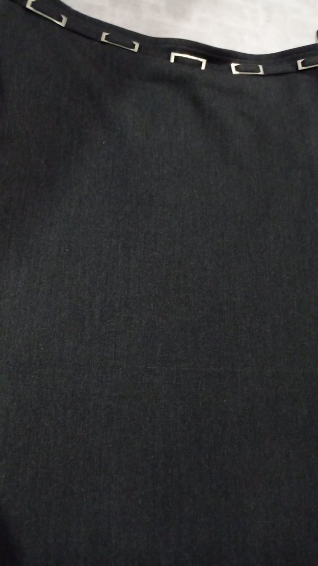 Kemer Detaylı Siyah Midi Kalem Etek - Görsel 2