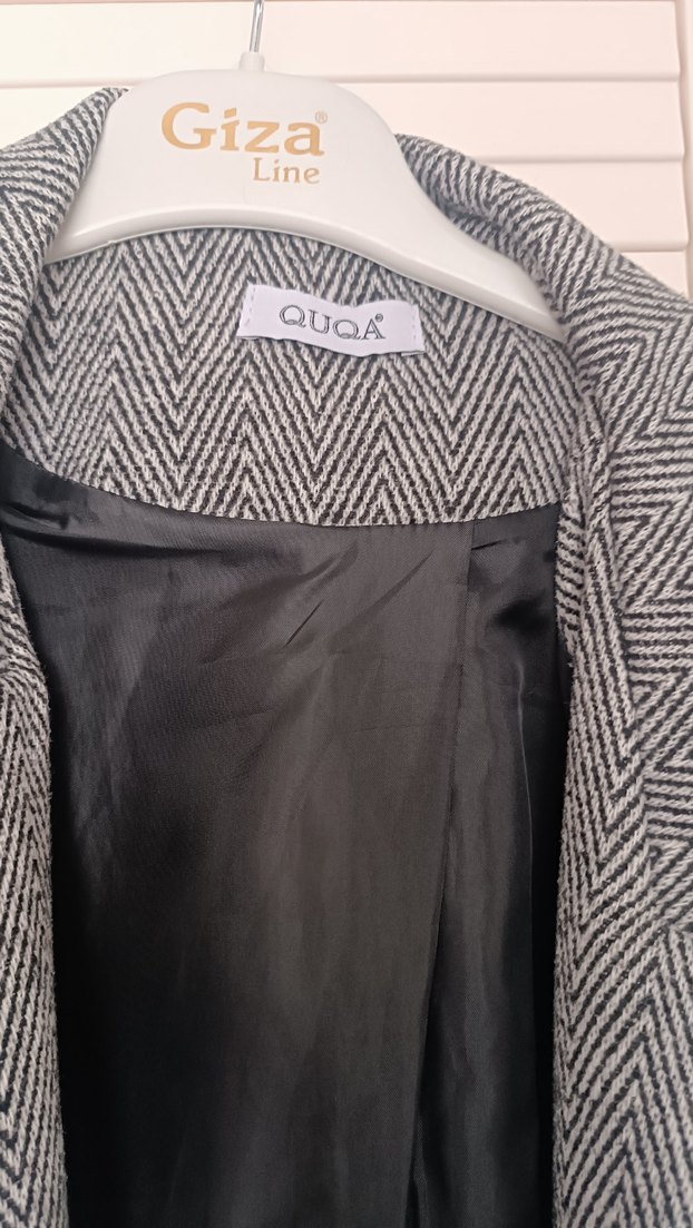 Desenli Siyah-Beyaz Kaban - Görsel 3