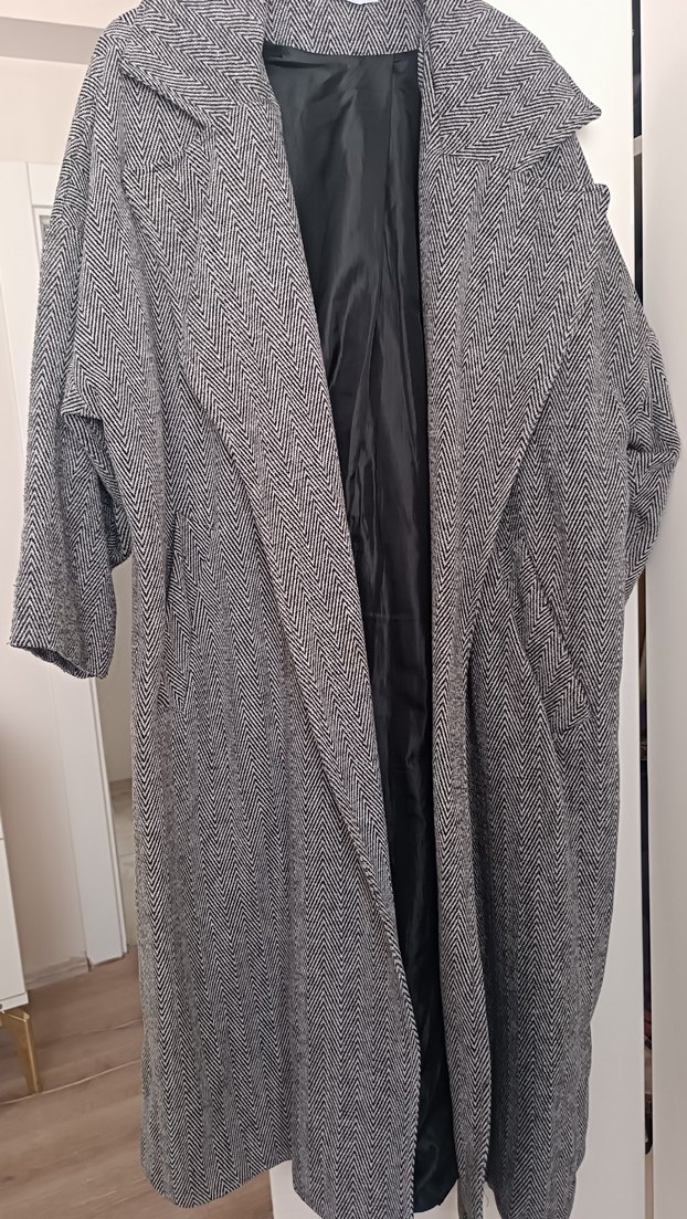 Desenli Siyah-Beyaz Kaban - Görsel 2