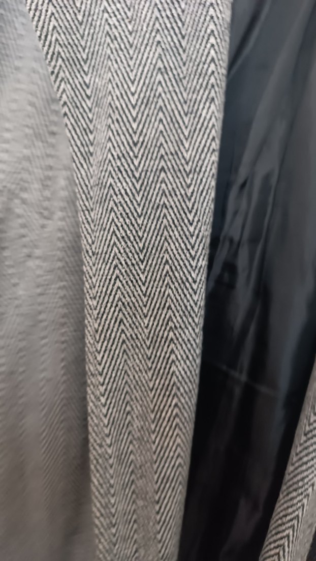 Desenli Siyah-Beyaz Kaban - Görsel 4