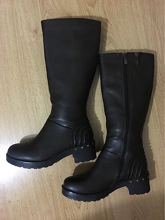 Koyu kahverengi hiç kullanılmamış deri çizme