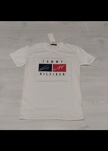 m Beden Tommy Hilfiger Unisex Tişört 