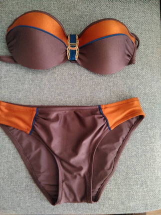 Şık bir bikini