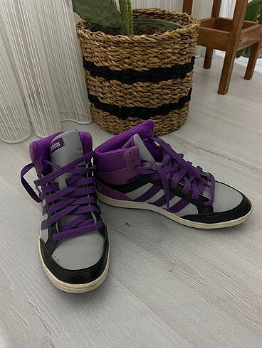 Adidas spor ayakkabı
