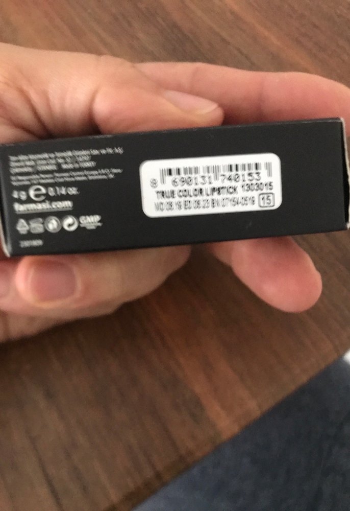 Bej Renkli Canlı Ruj - Görsel 3