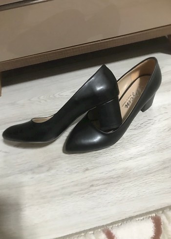 Kadın Siyah Stiletto Topuklu Ayakkabı - Görsel 3