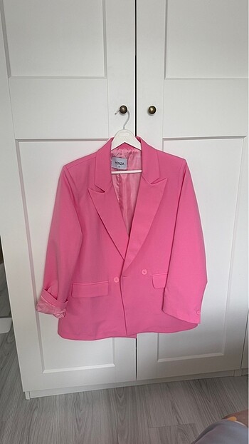 Pembe astarlı ceket