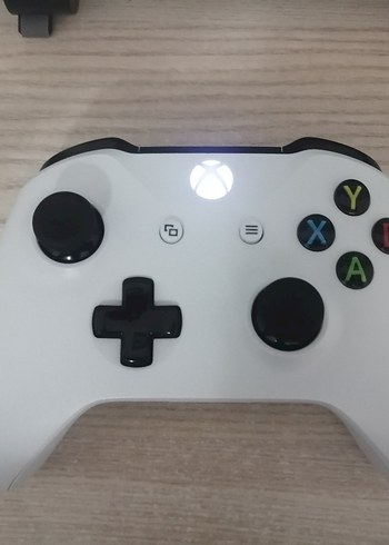 Beyaz Xbox Kablosuz Oyun Kumandası
