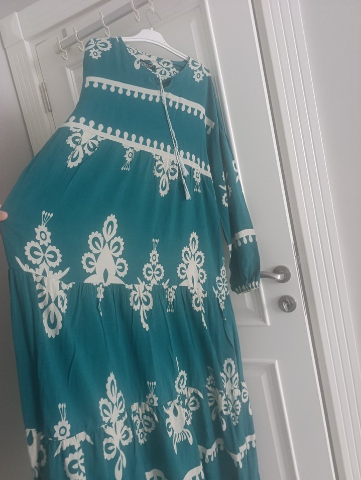 Püsküllü Nakışlı Uzun Bohem Elbise - Görsel 3