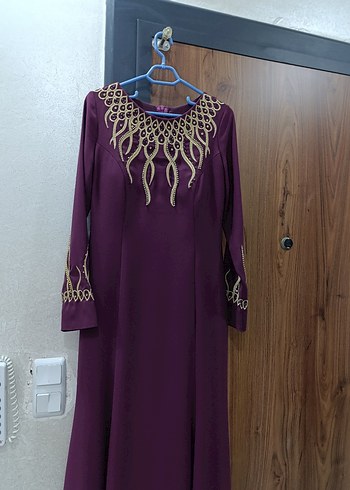 Uzun Kollu Mor İşlemeli Zincir Detaylı Abiye Elbise - Görsel 3