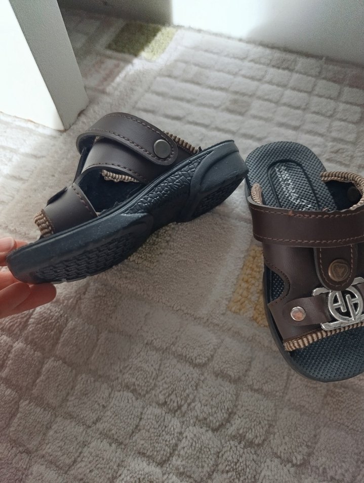 Kahverengi Tokalı Erkek Çocuk Terlik - Görsel 3