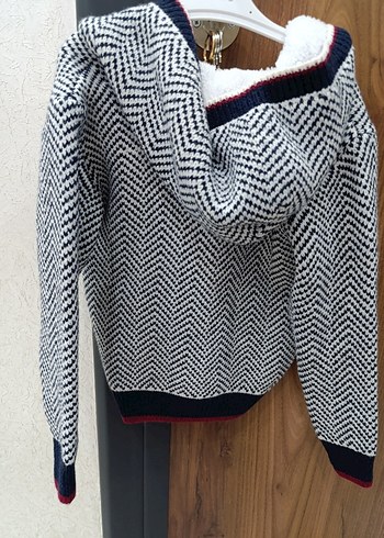 Erkek Çocuk Gri Örgü Hırka - Görsel 2