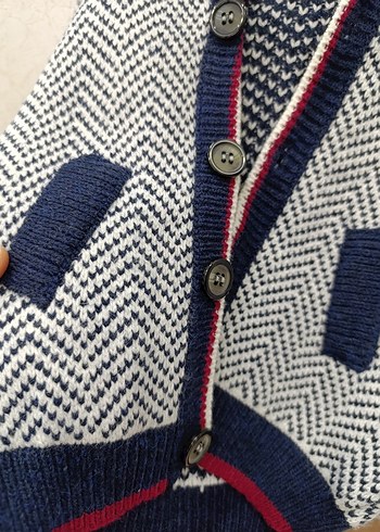 Erkek Çocuk Gri Örgü Hırka - Görsel 3