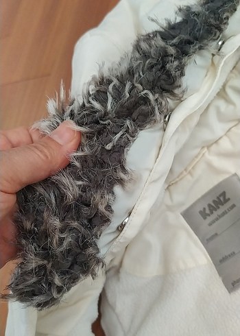 Kürk Detaylı Beyaz Kız Çocuk Kapüşonlu Yelek - Görsel 10