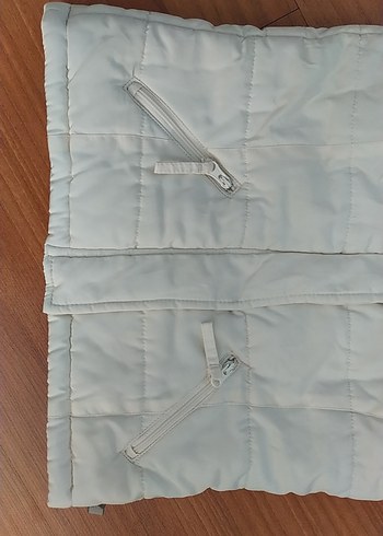 Kürk Detaylı Beyaz Kız Çocuk Kapüşonlu Yelek - Görsel 2