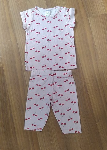 Pembe Kiraz Desenli Kısa Kollu Bebek Kıyafet Takımı.