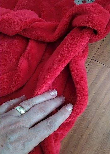 Kız Çocuk Kırmızı Baskılı Bornoz - Görsel 3