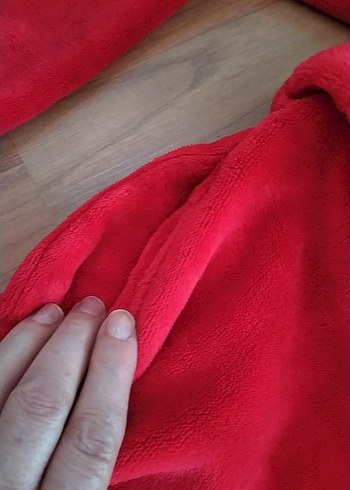 Kız Çocuk Kırmızı Baskılı Bornoz - Görsel 4