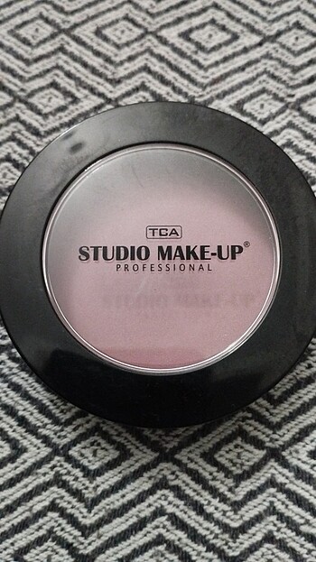 Studıo make up marka allık