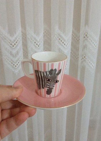 Pembe Zebra Desenli Fincan ve Tabak