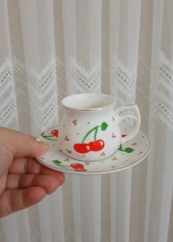 Kiraz Desenli Beyaz Espresso Fincanı ve Tabağı