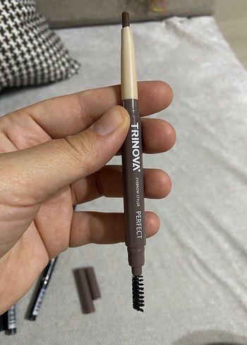 Beden Kahverengi Göz Kalemleri ve Eyeliner Seti
