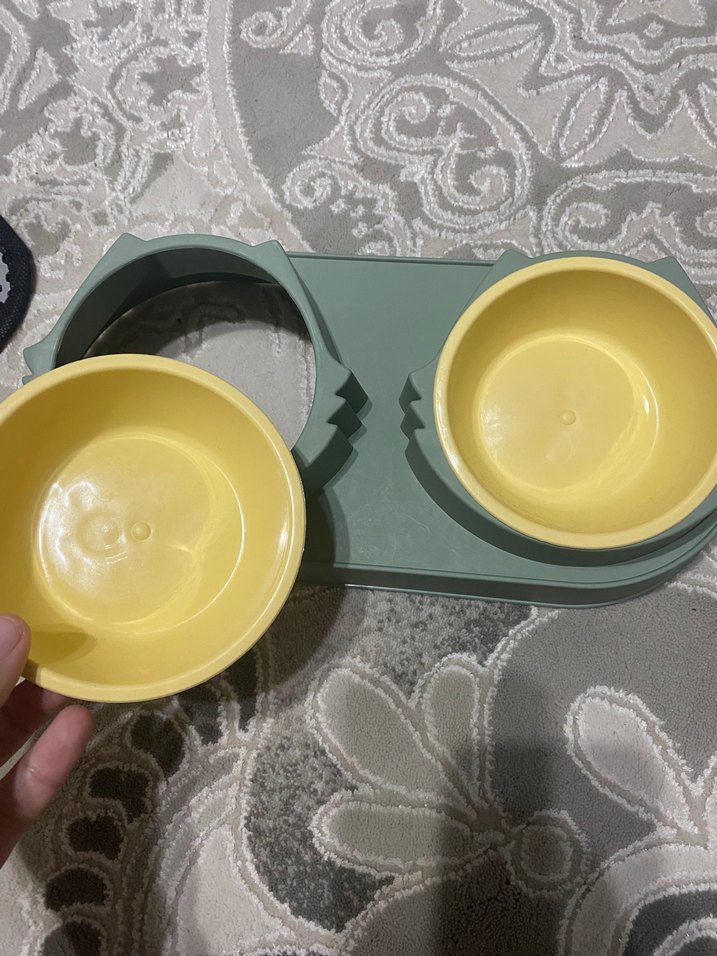 Çift Kaplı Kedi Mama Kabı ve Tüy Toplama Fırçası - Görsel 3