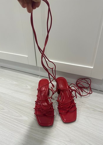 Stradivarius bağçıklı topuklu ayakkabı - Görsel 3