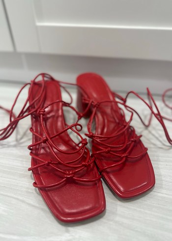 Stradivarius bağçıklı topuklu ayakkabı - Görsel 5