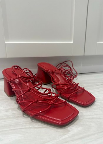 Stradivarius bağçıklı topuklu ayakkabı - Görsel 2