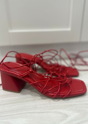 Stradivarius bağçıklı topuklu ayakkabı - Görsel 7