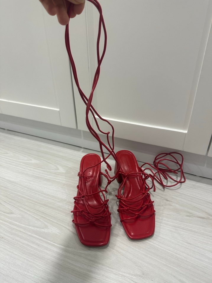 Stradivarius bağçıklı topuklu ayakkabı - Görsel 3