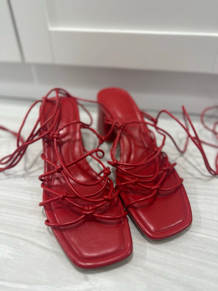 Stradivarius bağçıklı topuklu ayakkabı - Görsel 5