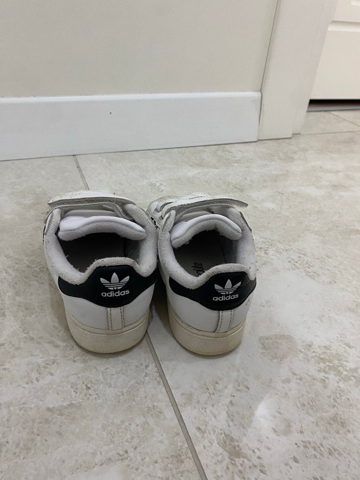 Çocuk Beyaz Spor Ayakkabı adidas - Görsel 2