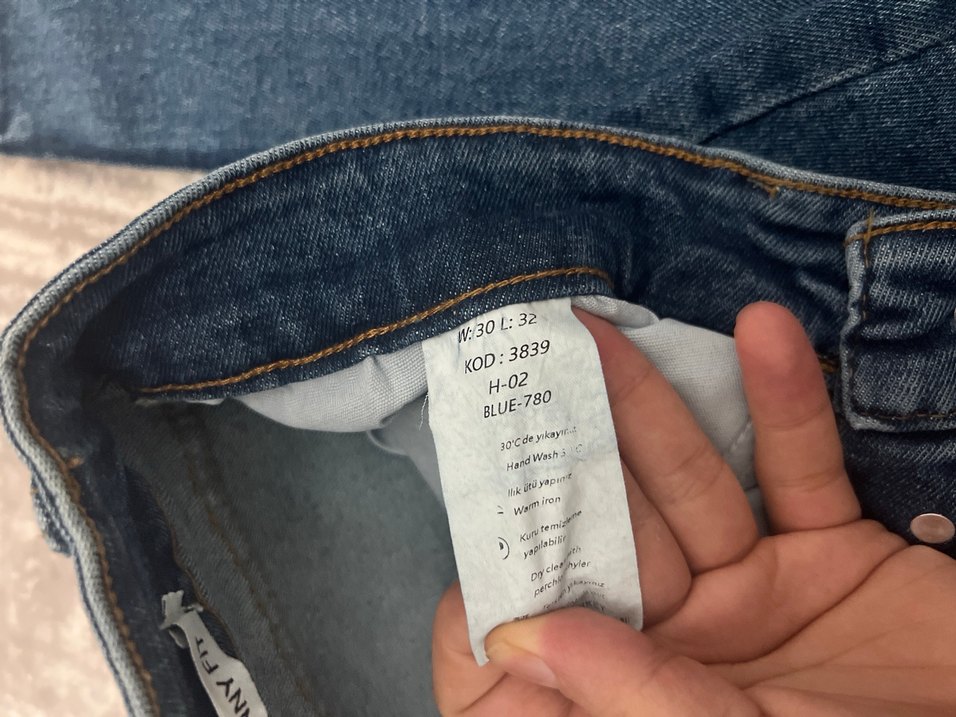 Gri Detaylı Mavi Bol Kesim Kadın Kot Pantolon - Görsel 3