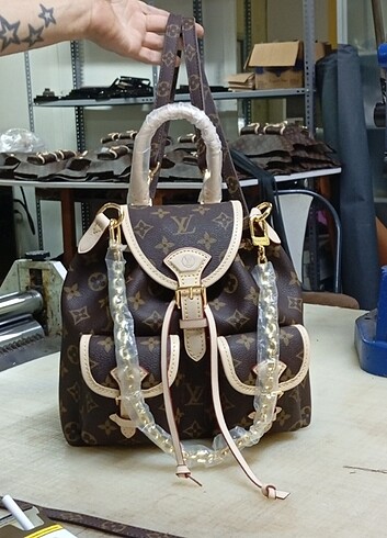 Louis Vuitton Sırtlık Ve Kol Çantası Model