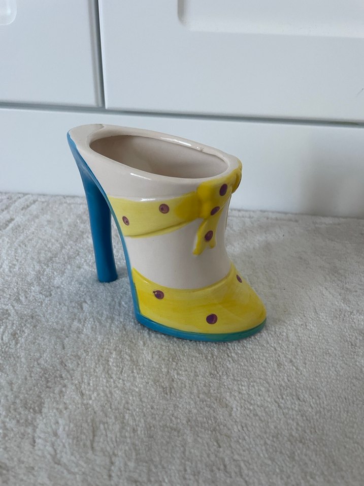 Ayakkabı Şeklinde Kalemlik / Fırça Organizeri - Görsel 2