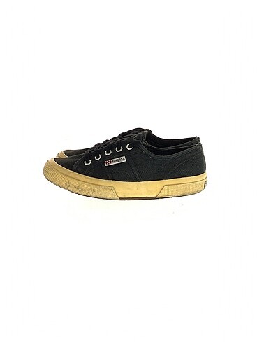 Superga Spor Ayakkabı %70 İndirimli.